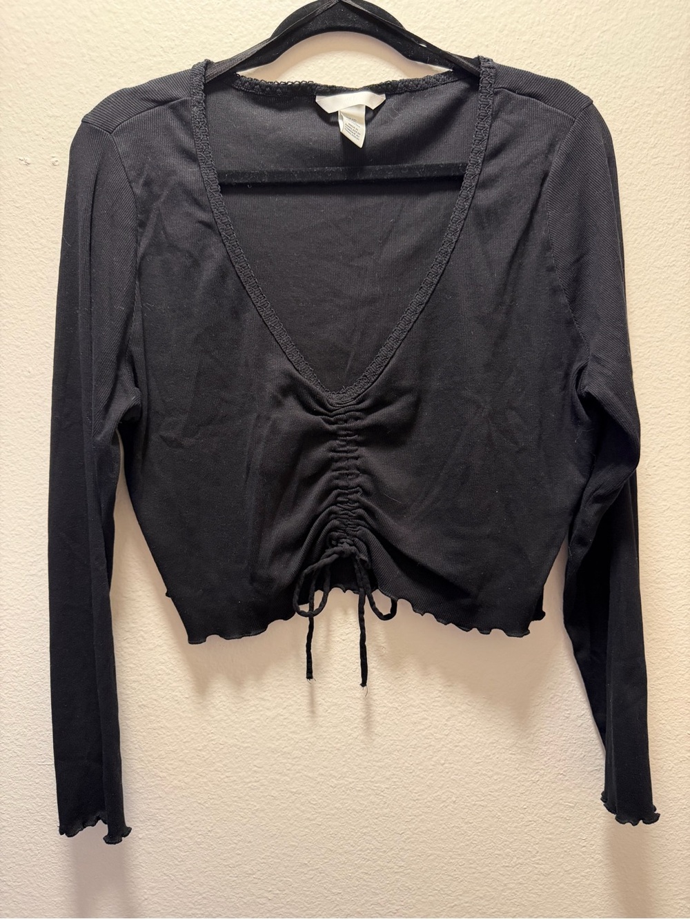H&M Black Ruched Drawstring V-Neck Long Sleeve Crop Top